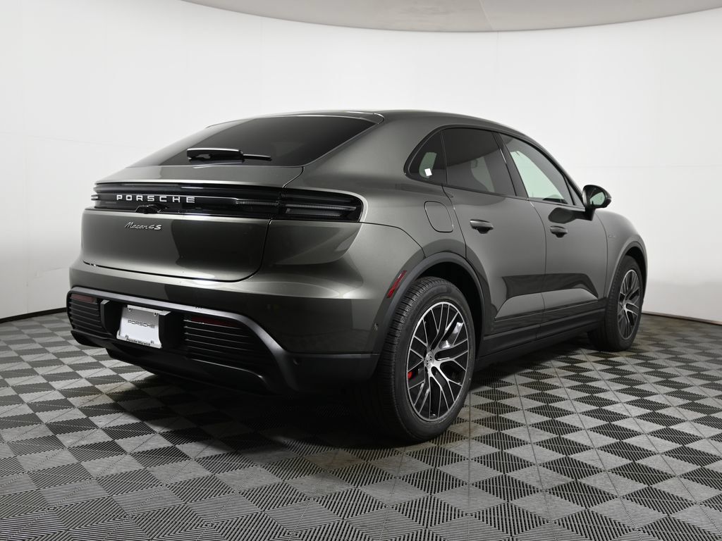 Used 2025 Porsche Macan 4S Electric AWD/4WD image 7