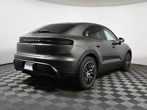 Used 2025 Porsche Macan 4S Electric AWD/4WD image 7