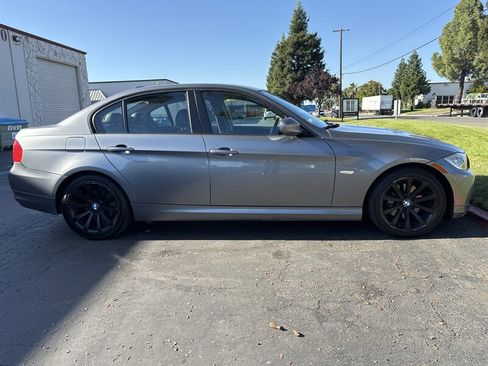 Used 2011 BMW 328i Sedan RWD image 12