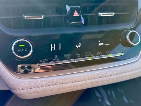 Used 2021 Toyota Corolla SE image 28