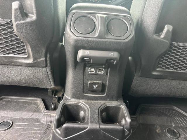 Certified 2025 Jeep Wrangler Unlimited Rubicon w/ Convenience Group AWD/4WD image 32