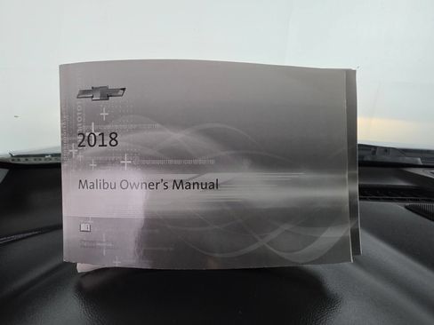 Used 2018 Chevrolet Malibu LT w/ Leather Package FWD image 34