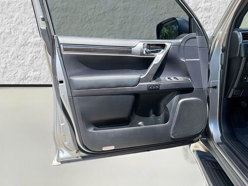 Used 2023 Lexus GX 460 Premium w/ Accessory Package AWD/4WD image 23