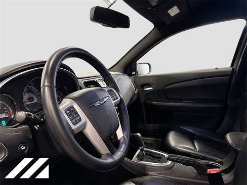 Used 2013 Chrysler 200 Limited image 9
