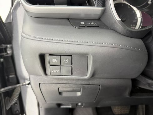 Used 2023 Toyota Highlander XSE image 9