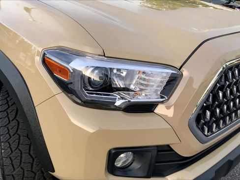 Used 2018 Toyota Tacoma TRD Off-Road AWD/4WD image 26