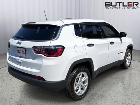 Used 2024 Jeep Compass Sport AWD/4WD image 6