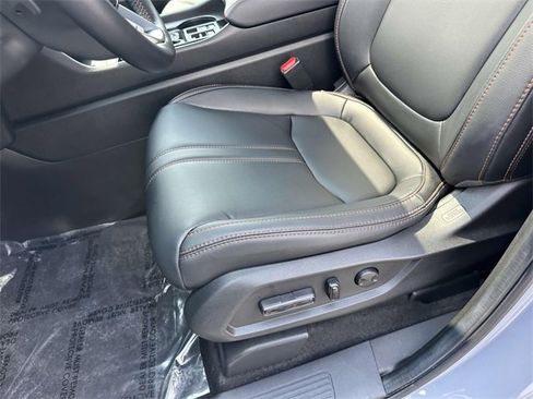 Used 2025 Honda Pilot TrailSport image 14