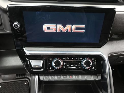 Used 2025 GMC Sierra 1500 Denali w/ Technology Package AWD/4WD image 19