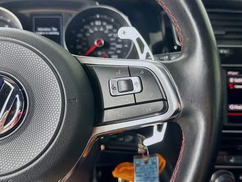 Used 2019 Volkswagen GTI SE image 22