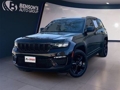 Used 2024 Jeep Grand Cherokee Limited w/ Black Appearance Package