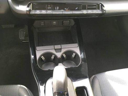 Used 2025 Toyota Prius LE FWD image 16