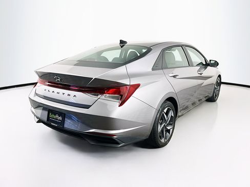 Used 2023 Hyundai Elantra SEL w/ Convenience Package FWD image 9