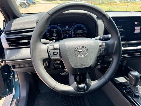 Used 2025 Toyota Camry XSE FWD image 14
