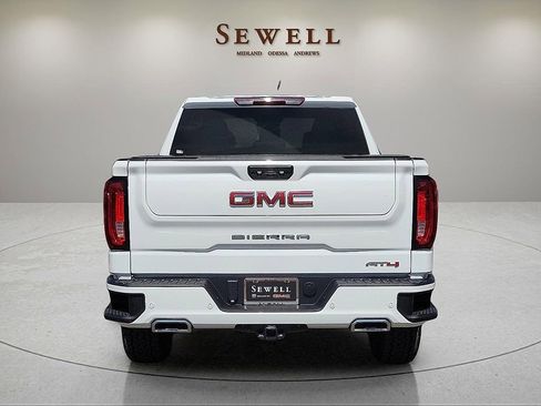 Used 2024 GMC Sierra 1500 AT4 image 4