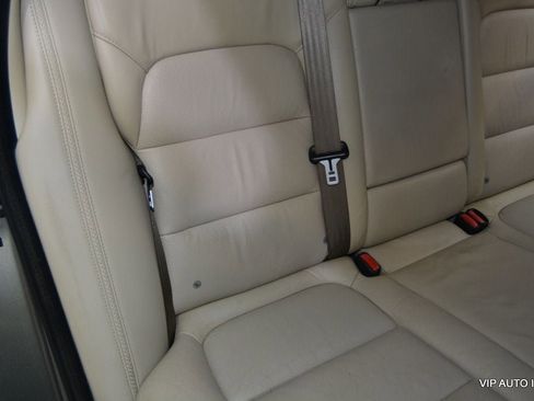 Used 2010 Volvo XC70 3.2 image 24