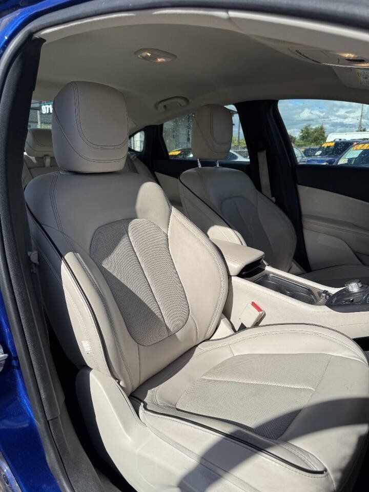 Used 2015 Chrysler 200 C w/ Navigation & Sound Group I FWD image 10