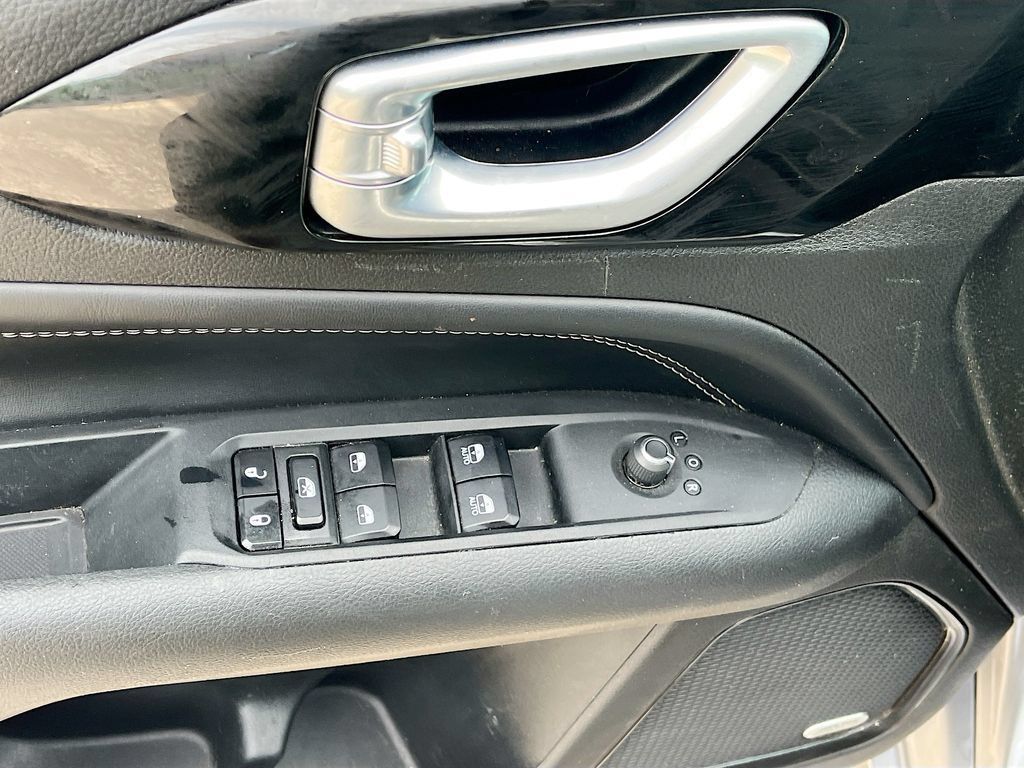 Used 2023 Jeep Compass High Altitude AWD/4WD image 18
