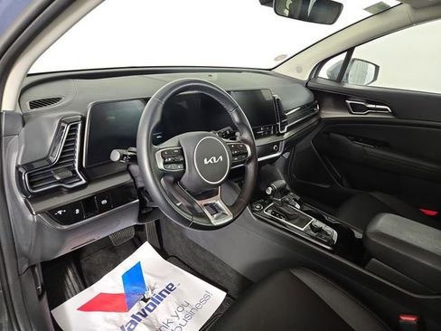 Certified 2025 Kia Sportage EX image 16