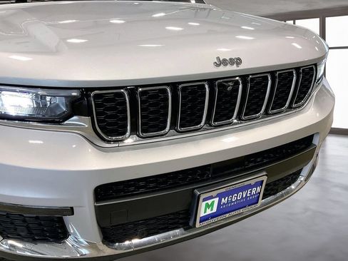 Used 2021 Jeep Grand Cherokee L Limited w/ Luxury Tech Group II AWD/4WD image 35