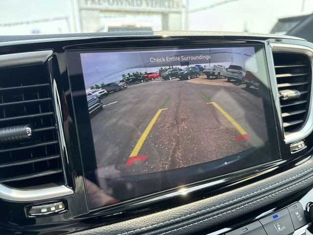 Used 2026 Chrysler Pacifica Limited FWD image 22
