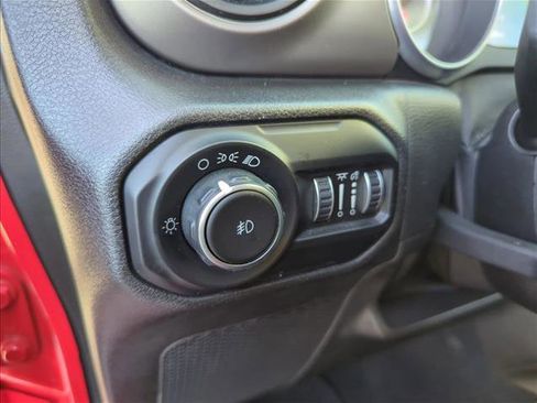 Used 2018 Jeep Wrangler Sport image 29