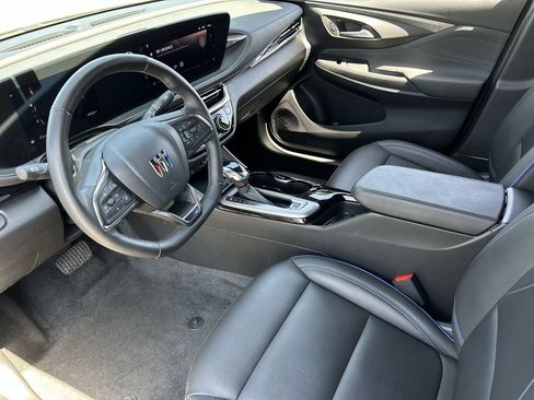 Used 2025 Buick Envista Sport Touring w/ Convenience I Package FWD image 10