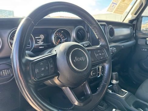 Used 2022 Jeep Gladiator Sport AWD/4WD image 10