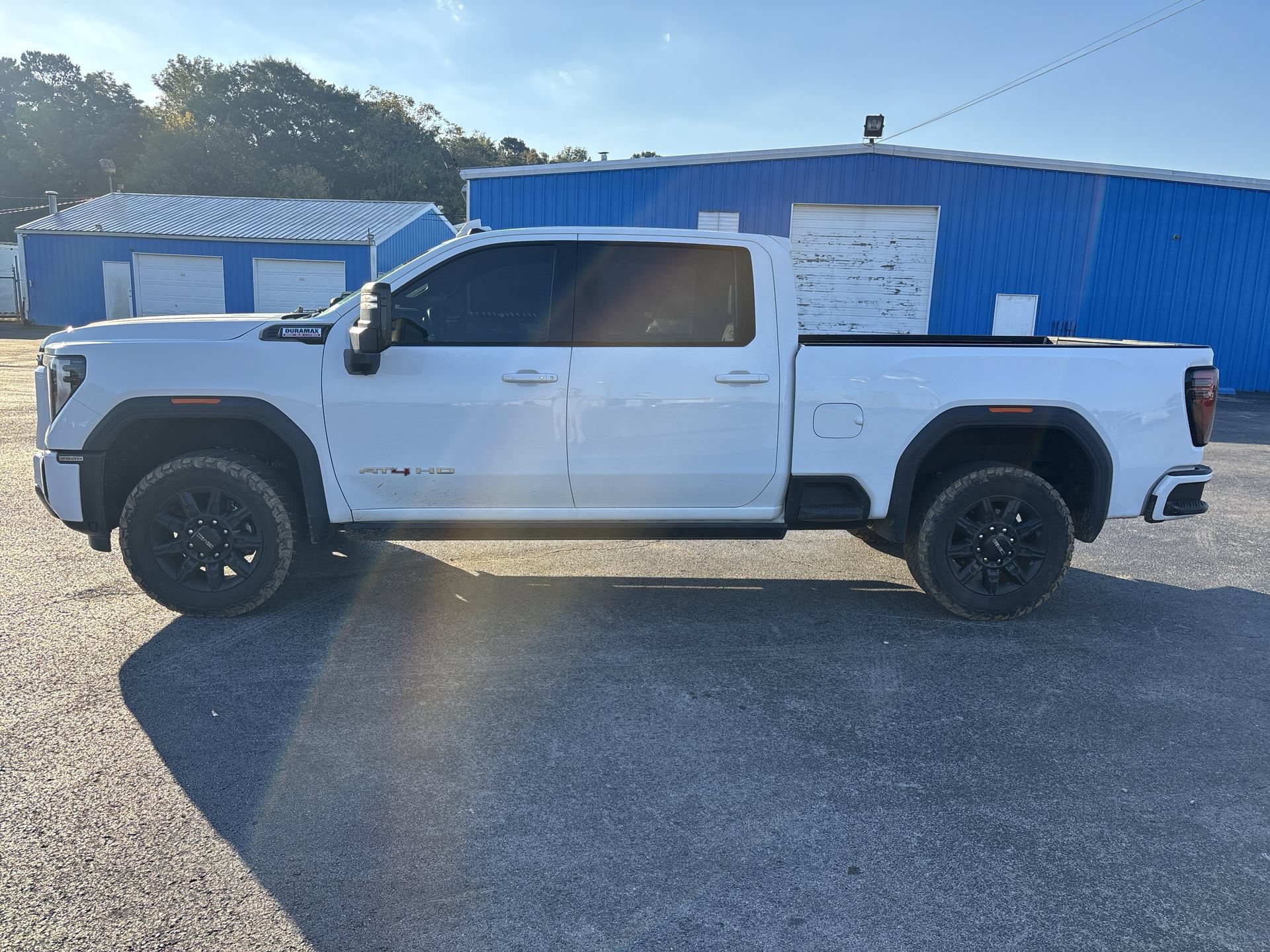 Used 2024 GMC Sierra 2500 AT4 w/ AT4 Premium Plus Package AWD/4WD image 8