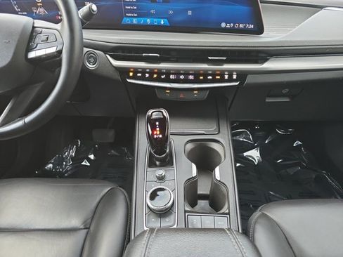 Certified 2025 Cadillac XT4 Premium Luxury AWD/4WD image 3