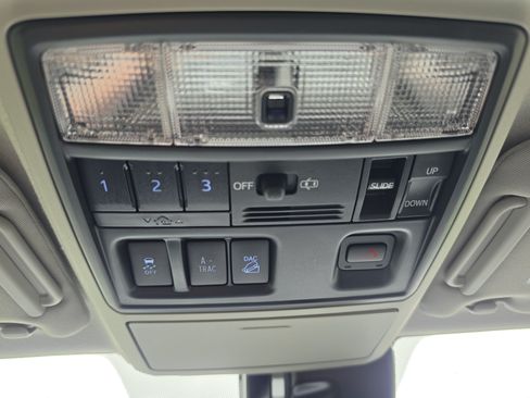 Used 2024 Toyota 4Runner Limited AWD/4WD image 33