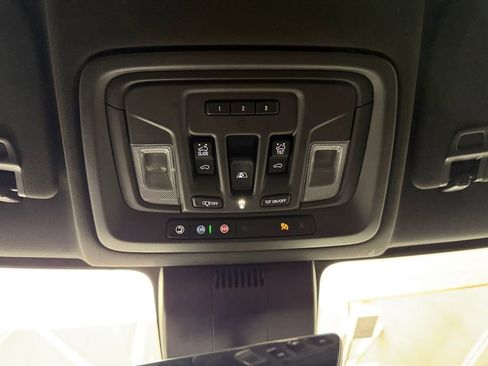 Used 2022 GMC Sierra 1500 AT4 w/ AT4 Premium Package AWD/4WD image 15