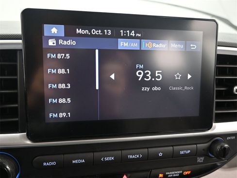 Used 2023 Hyundai Venue SEL image 22