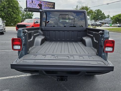 New 2025 Jeep Gladiator Sport image 6