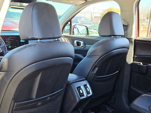 Certified 2024 Kia Sorento EX w/ Panoramic Sunroof Package image 17
