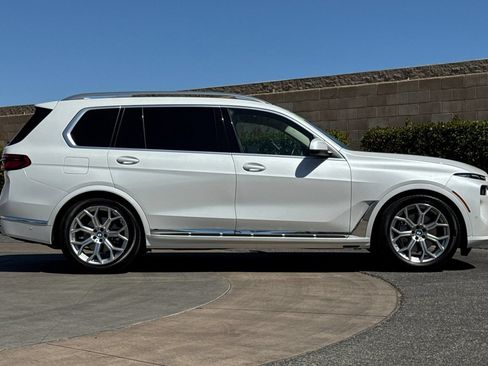 Used 2023 BMW X7 xDrive40i w/ Executive Package AWD/4WD image 3