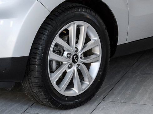 Used 2017 Kia Soul + image 51