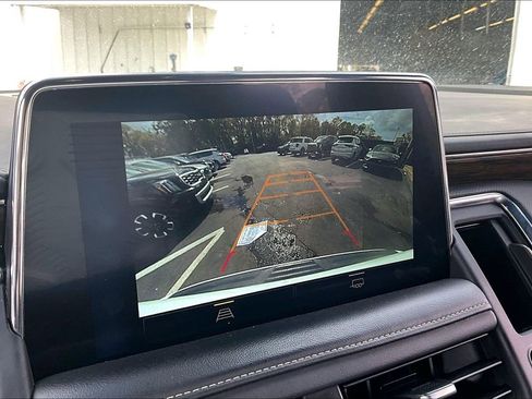 Used 2023 Chevrolet Suburban Premier image 14