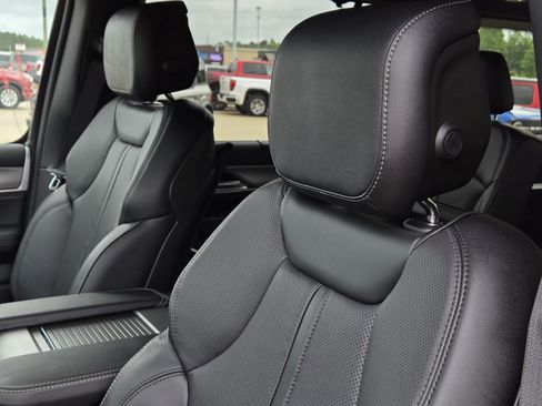 New 2026 Jeep Grand Wagoneer Limited AWD/4WD image 16