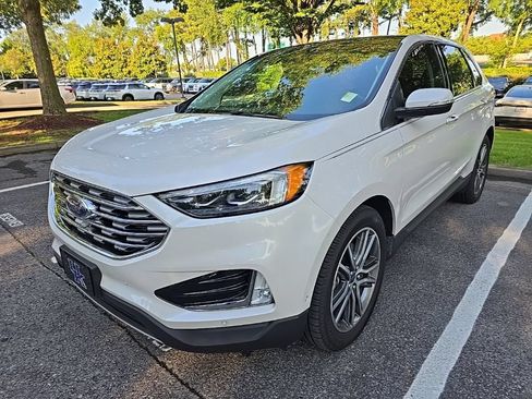 Used 2019 Ford Edge Titanium w/ Equipment Group 301A AWD/4WD image 4
