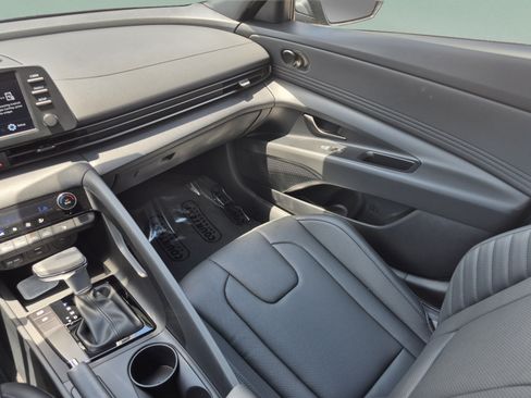 New 2026 Hyundai Elantra SEL Sport FWD image 13