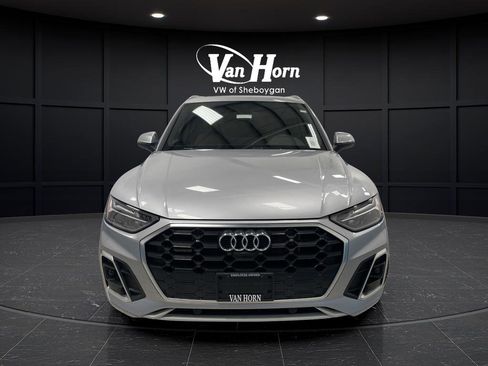 Used 2024 Audi Q5 e Premium Plus w/ Premium Plus Package image 12