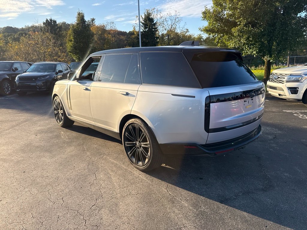 Used 2024 Land Rover Range Rover Long Wheelbase SE AWD/4WD image 4