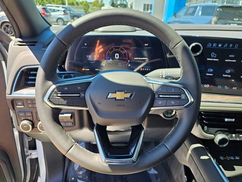 New 2026 Chevrolet Suburban Premier w/ Sun And Tow Package AWD/4WD image 28
