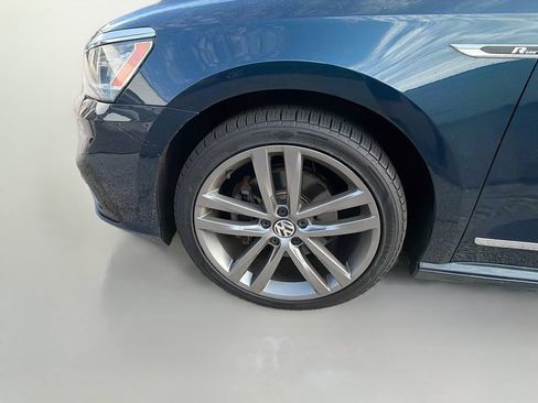 Used 2019 Volkswagen Passat 2.0T SE R-Line FWD image 8