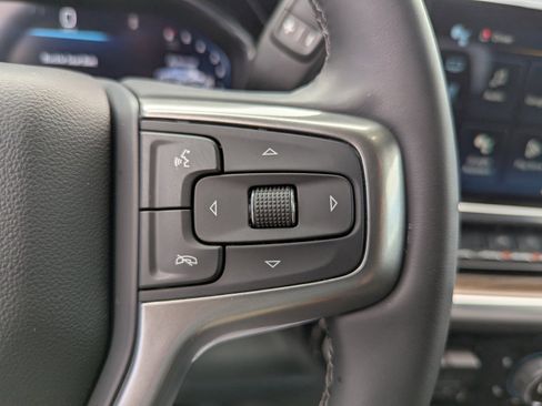 Used 2025 Chevrolet Silverado 1500 LT AWD/4WD image 17