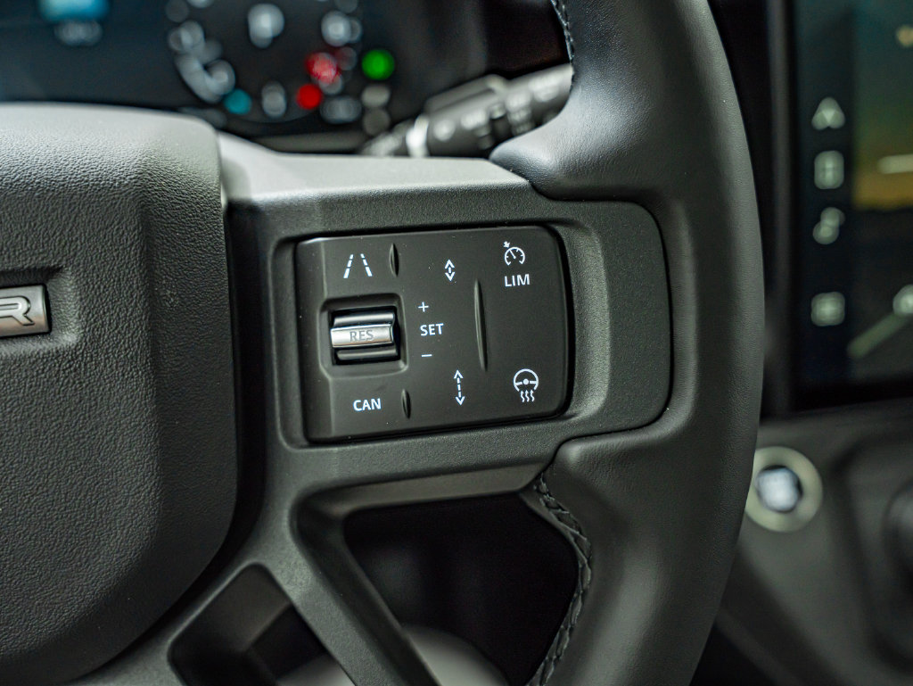 New 2026 Land Rover Defender 110 X-Dynamic SE AWD/4WD image 20