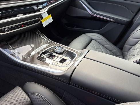 New 2026 BMW X5 M60i image 17