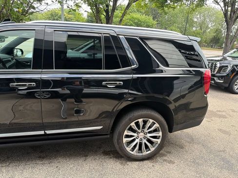 Used 2021 GMC Yukon Denali w/ Denali Premium Package AWD/4WD image 3