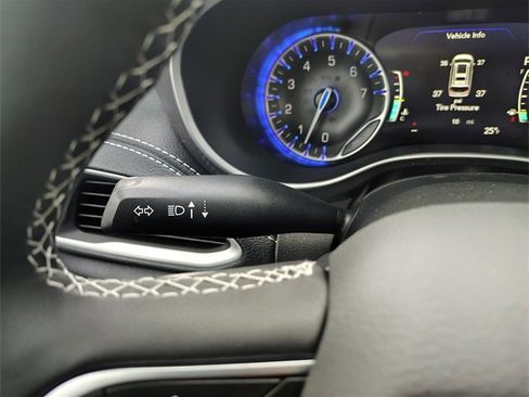 New 2026 Chrysler Pacifica Select image 21